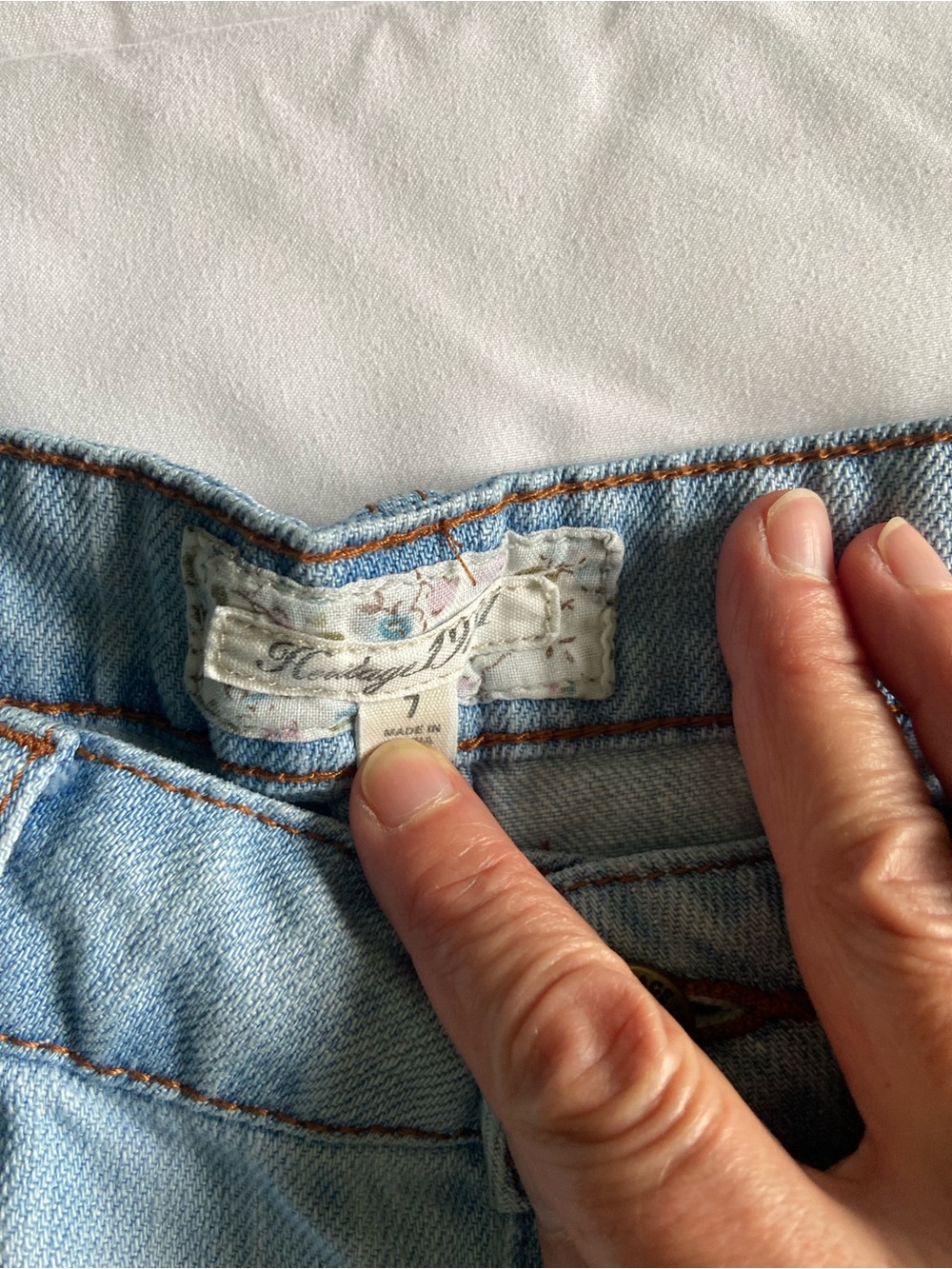 Bundle of 3 pair shorts. EXPRESS, American Eagle, Heritage 1981 - Picture 11 of 11
